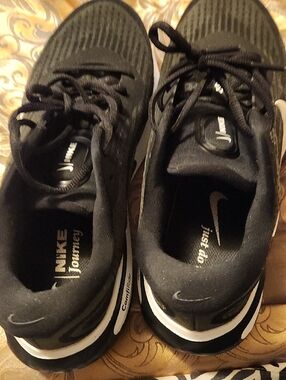 Nike Men’s Black and White Athletic Running Shoes